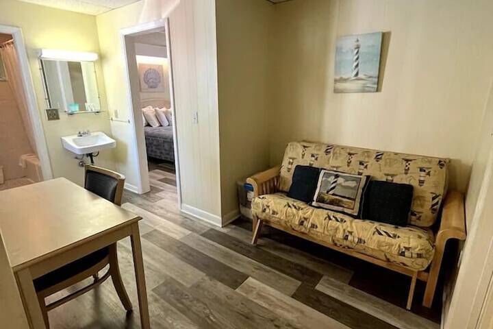 Beau Rivage Motel