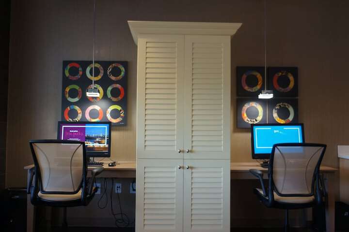 Business Center 43 of 44