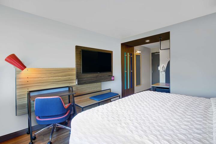 Tru by Hilton Stoughton