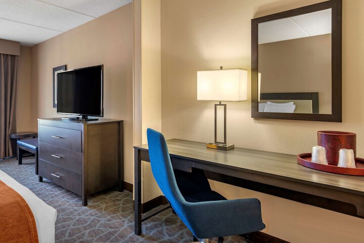 Room 10 of 35