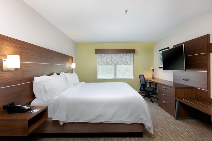 Room 14 of 38