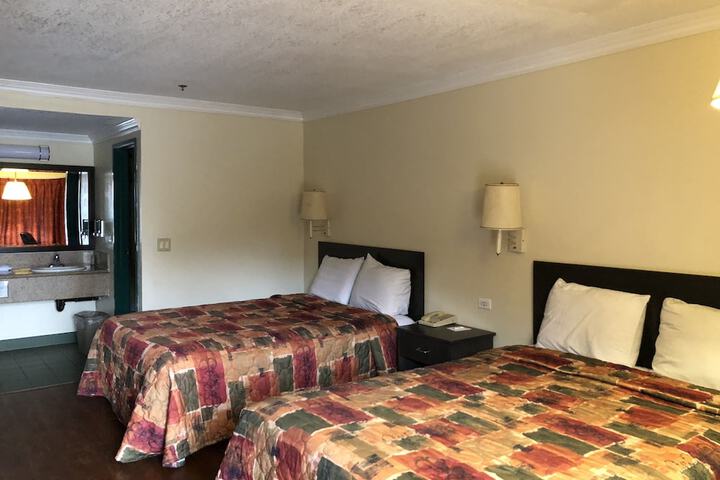 Room 5 of 16