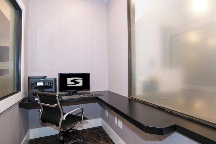 Sandman Signature Calgary Downtown Hotel