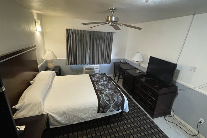 Room 12 of 30