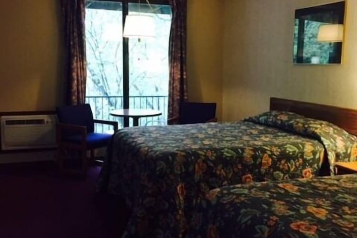 Room 7 of 13