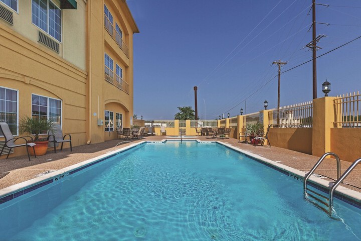 Pool 8 of 33