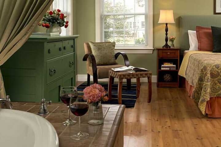 Inn at Huntingfield Creek