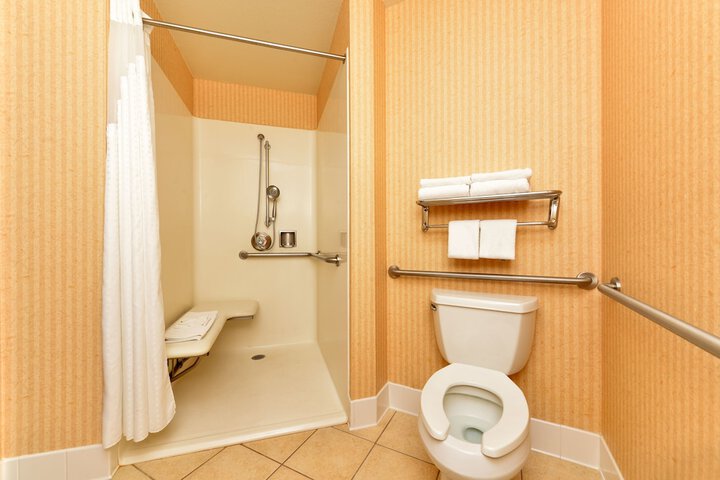 Holiday Inn Express & Suites Elk Grove Central - Hwy 99 by IHG