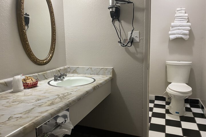 Room 15 of 30