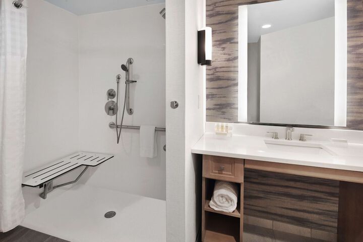 Room 20 of 37