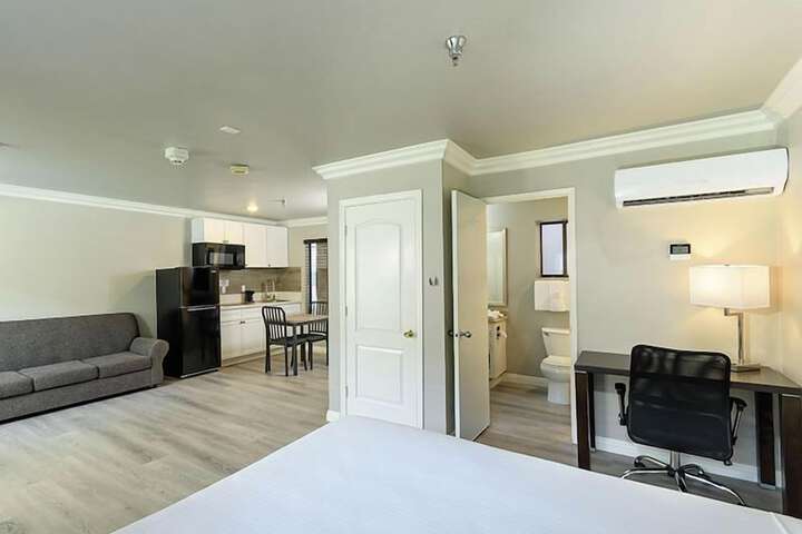 Room 35 of 65