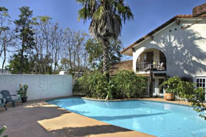 The Lakehouse Bed & Breakfast