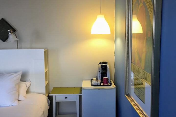 Room 107 of 163