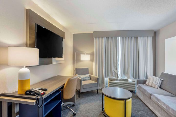 Room 21 of 43