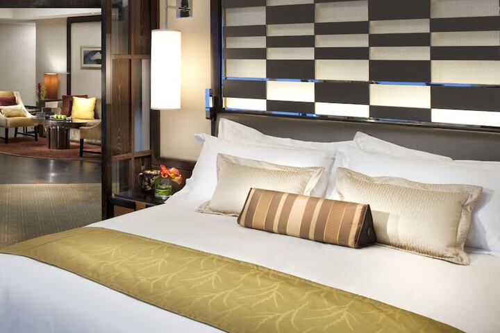 Room 100 of 186