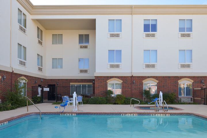 Holiday Inn Express & Suites Abilene by IHG