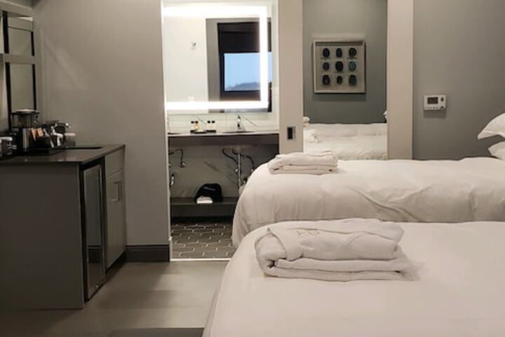 Room 48 of 80