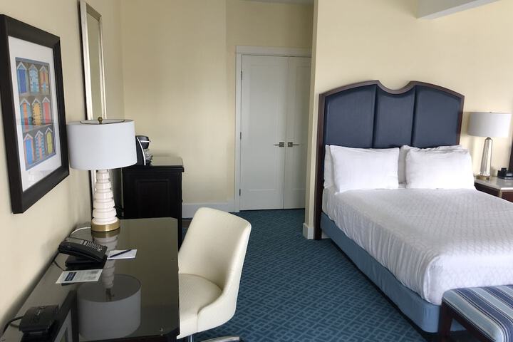 Room 43 of 83
