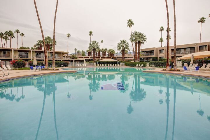 Pool 40 of 106