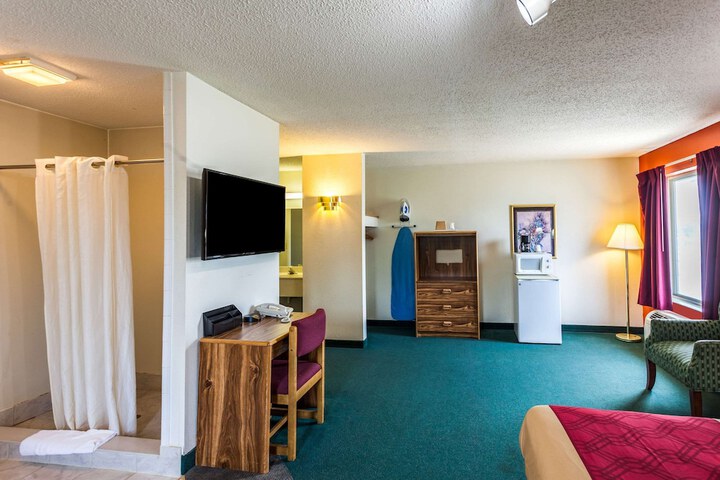Room 34 of 74