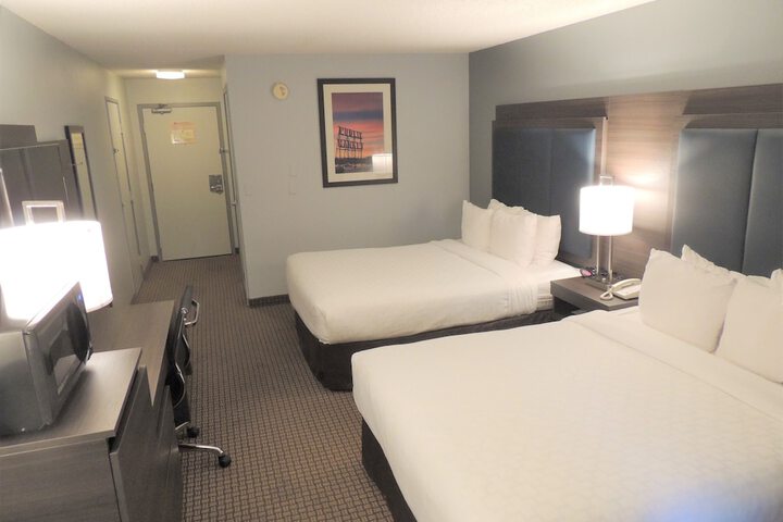 Room 27 of 105