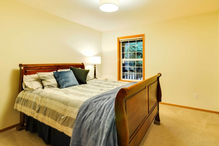 Milwaukie Home w / Covered Porch: Dogs Welcome!