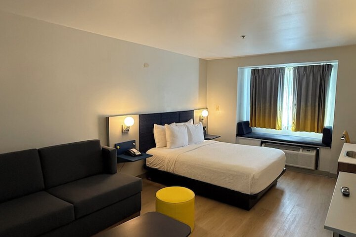 Microtel Inn & Suites by Wyndham Baton Rouge Airport