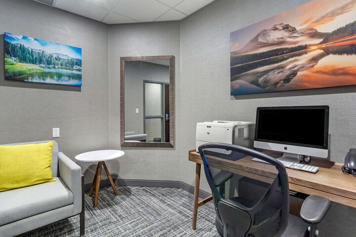 Business Center 29 of 29