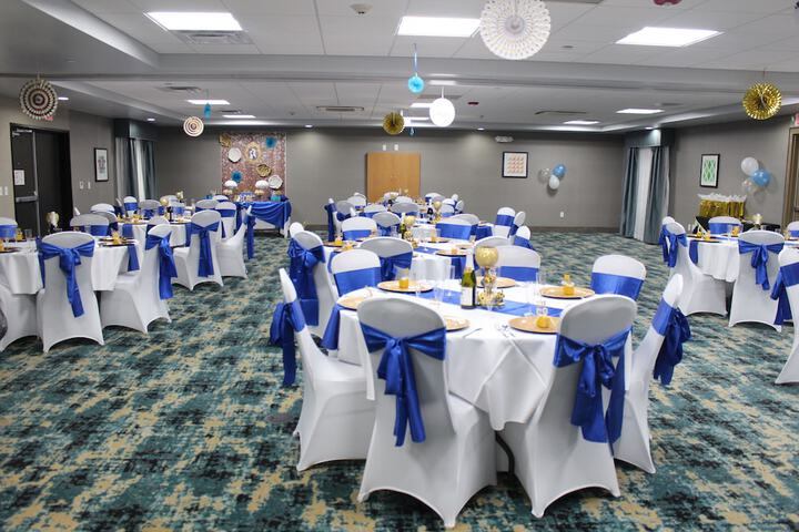 Holiday Inn Express & Suites Shawnee-Kansas City West by IHG