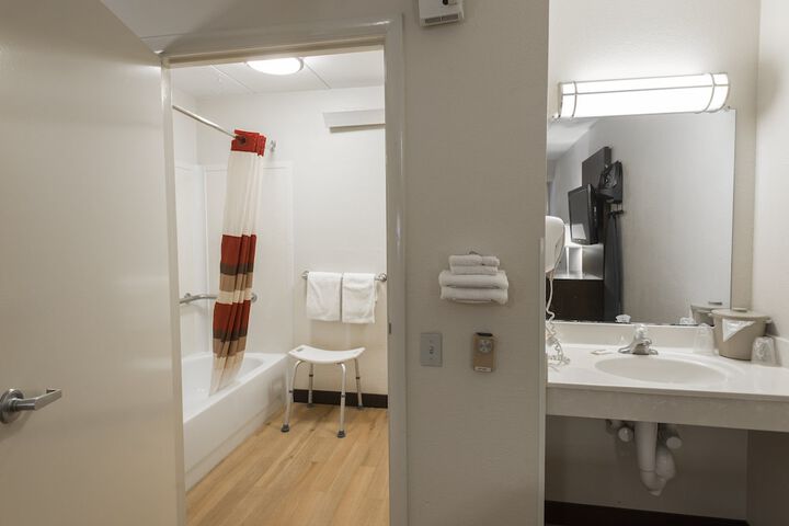 Room 17 of 30