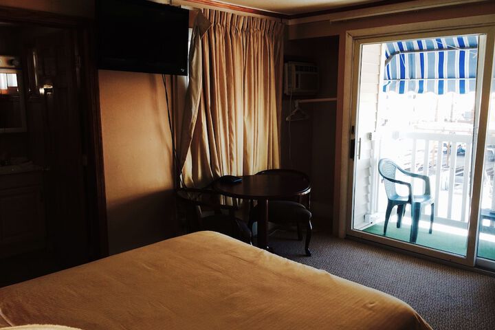 Room 19 of 32