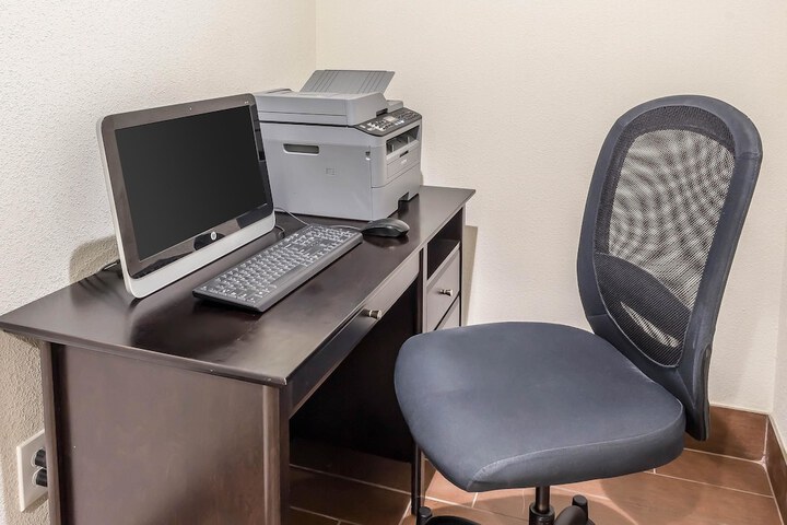 Business Center 27 of 27