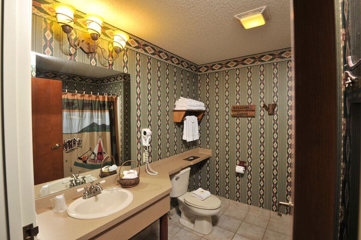 Room 16 of 34