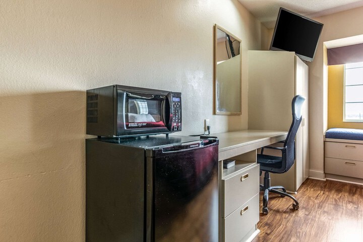 Room 10 of 22