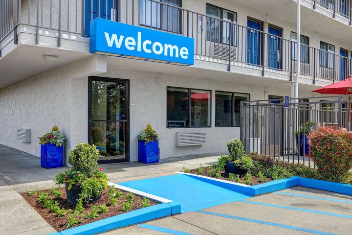 Motel 6 Kirkland WA - North Kirkland