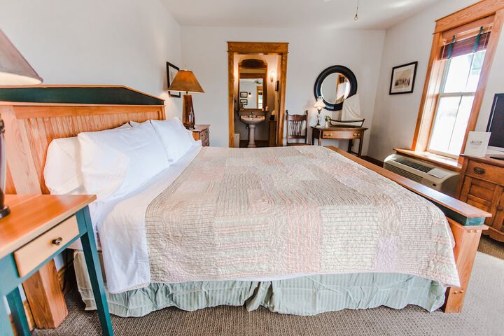 Roanoke Island Inn