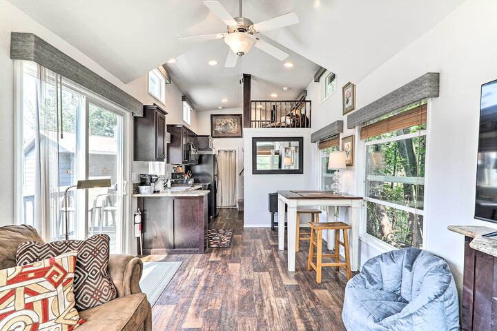 Eureka Tiny Home w / Hot Tub & Community Beach!