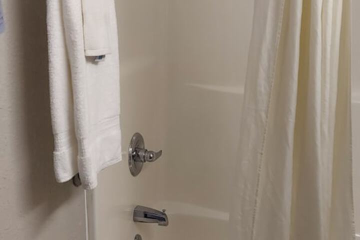 Room 35 of 65