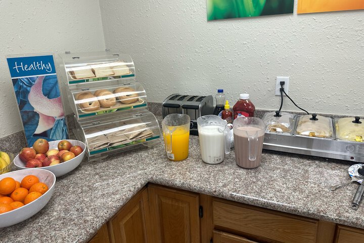 Breakfast/Coffee Service 24 of 31