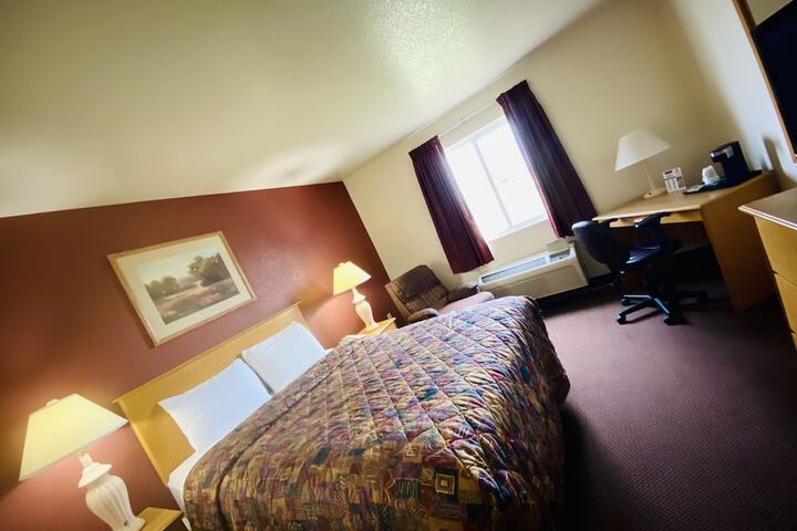 Herington Inn & Suites