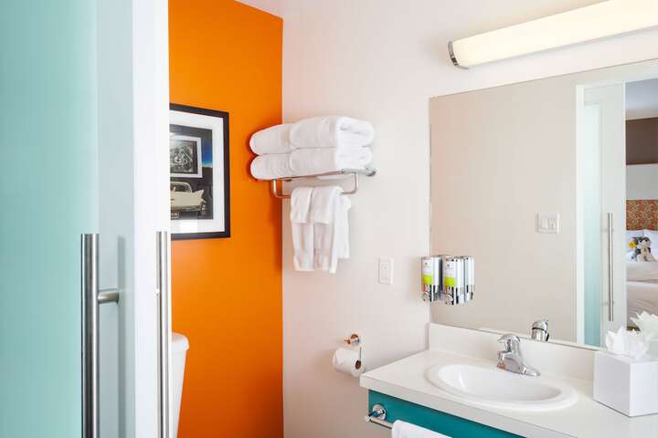 Room 32 of 43