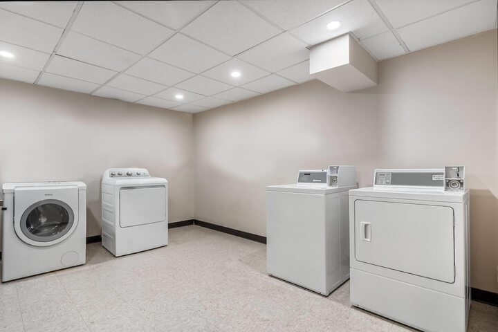 Days Inn by Wyndham Airdrie