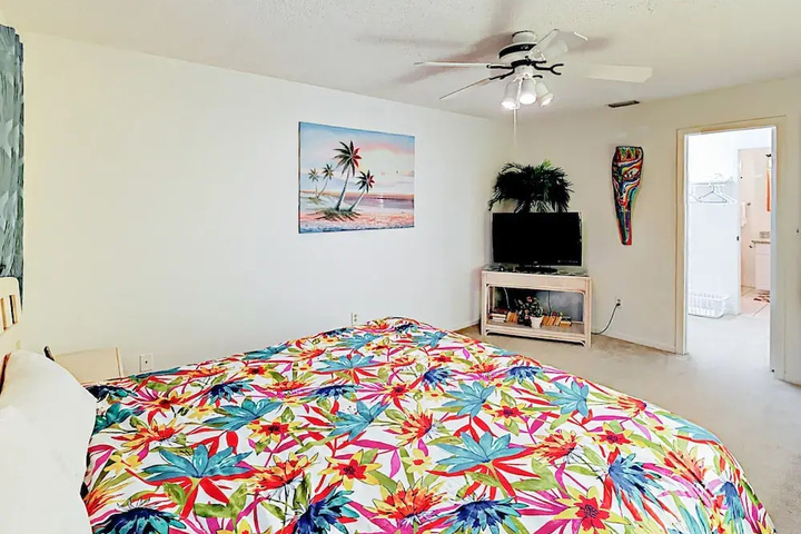 700 Gulf Blvd Townhouse #17 - 2 Br townhouse by RedAwning