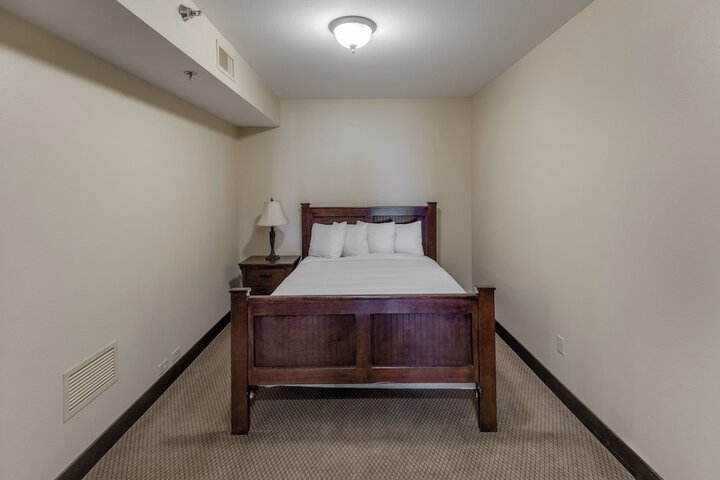 Room 96 of 250