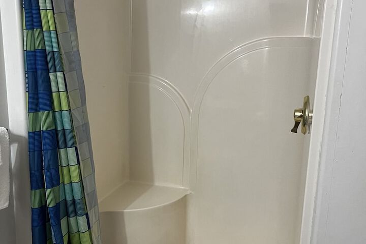 Room 8 of 17