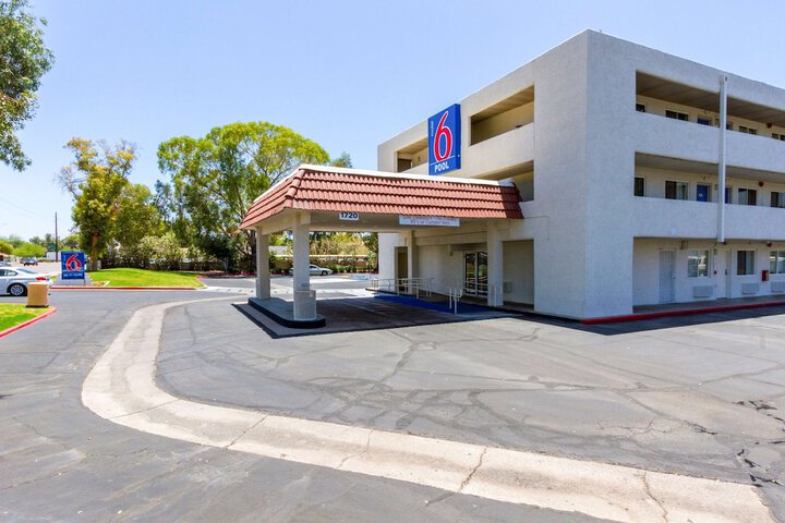 Hotel 5 of 25