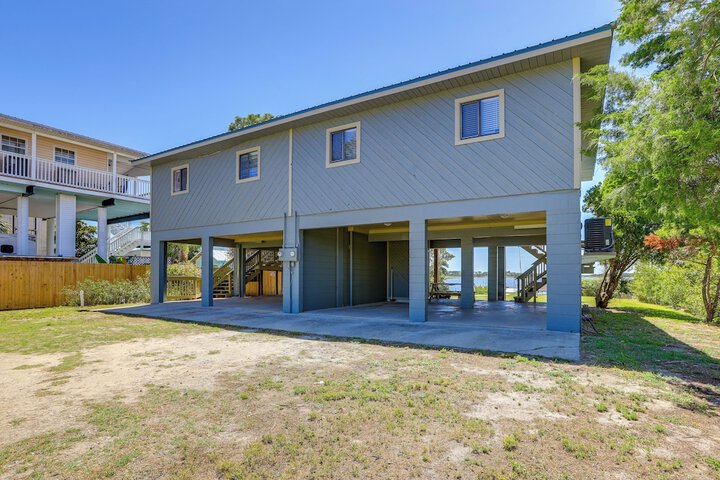 Waterfront Cedar Key Duplex Home: Grill & Dock!