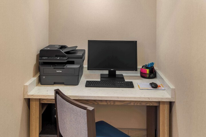 Business Center 64 of 65