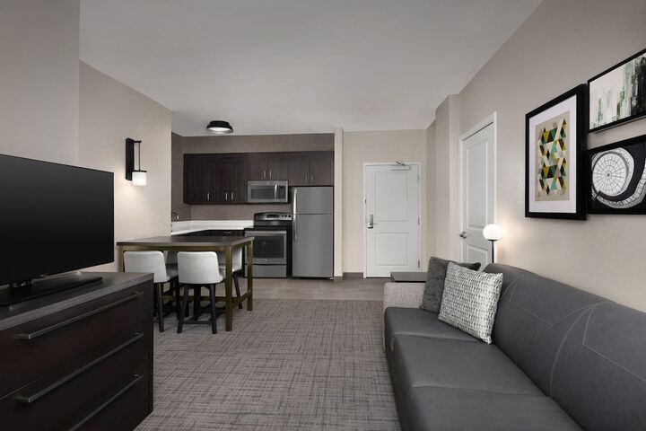Room 13 of 30