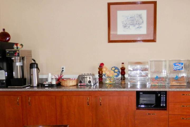 Breakfast/Coffee Service 23 of 25